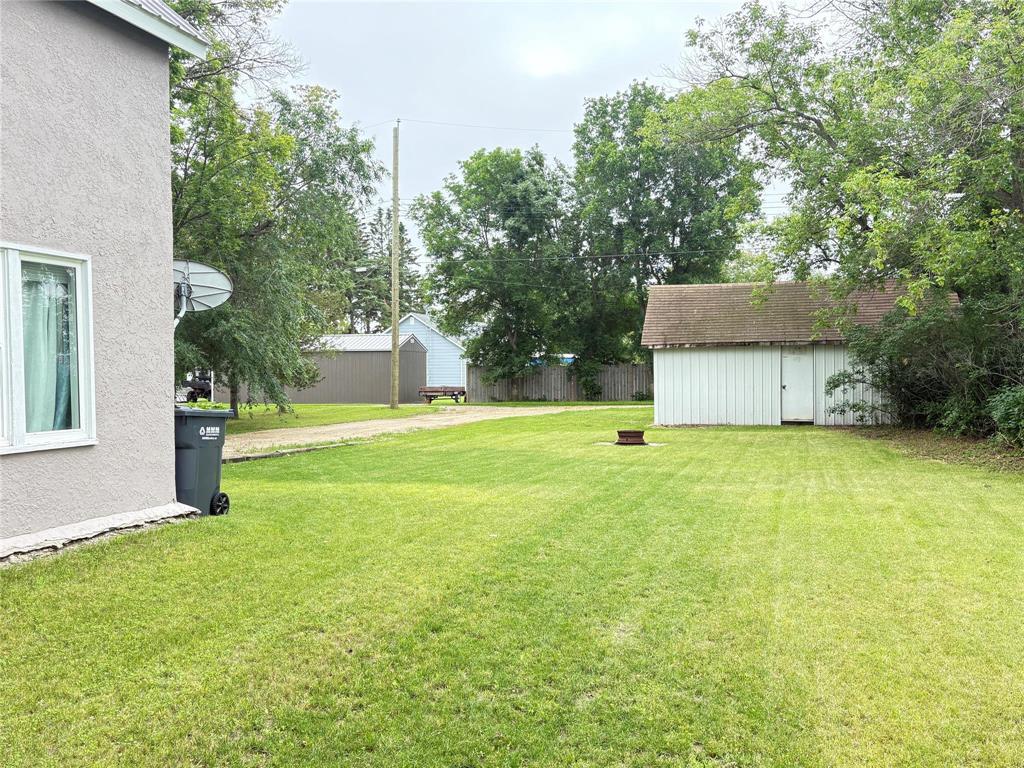 264 South Railway Avenue, Miniota, Manitoba  R0M 0C0 - Photo 3 - 202615328