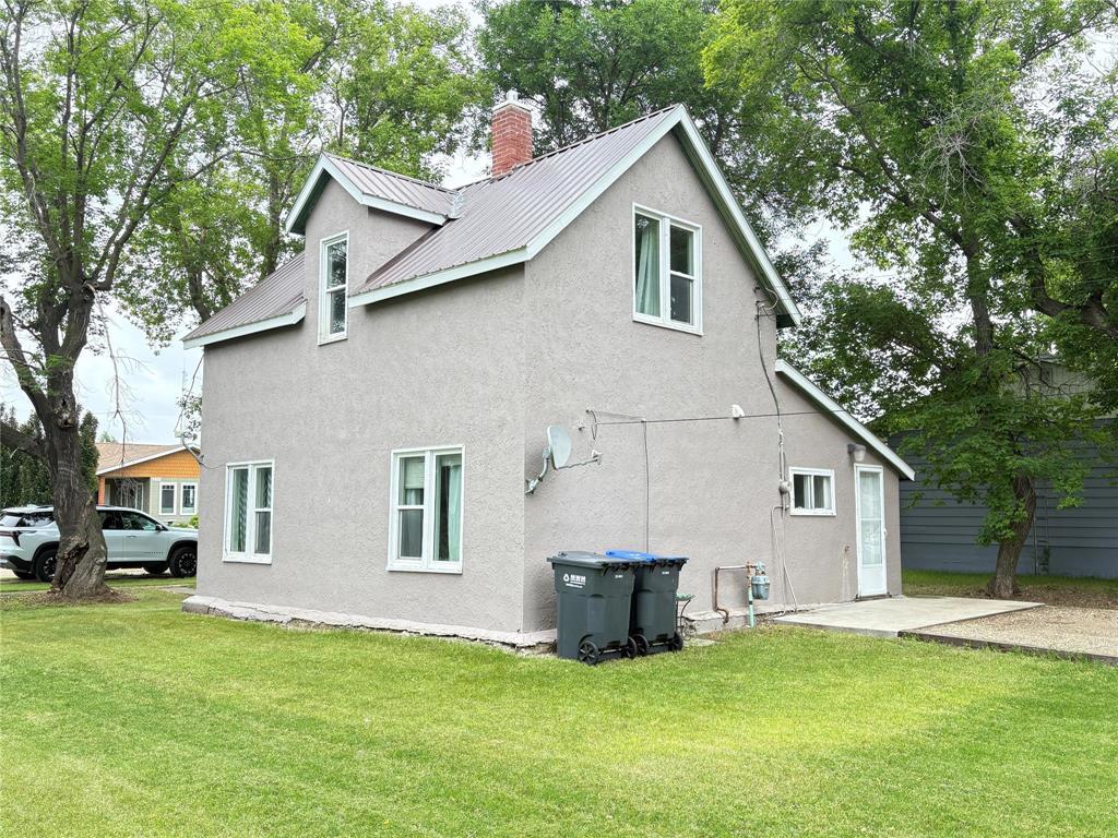 264 South Railway Avenue, Miniota, Manitoba  R0M 0C0 - Photo 4 - 202615328