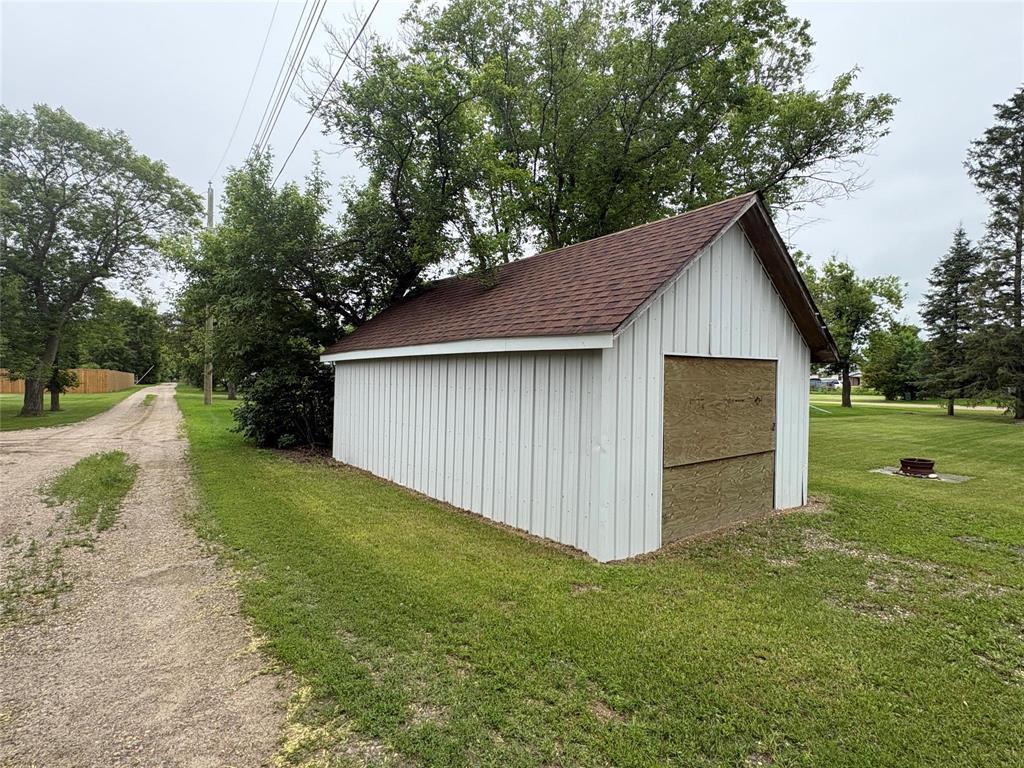 264 South Railway Avenue, Miniota, Manitoba  R0M 0C0 - Photo 6 - 202615328