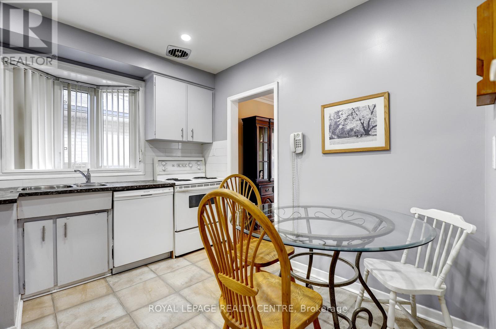 3119 Ballydown Crescent, Mississauga, Ontario  L5C 2C9 - Photo 13 - W13525658
