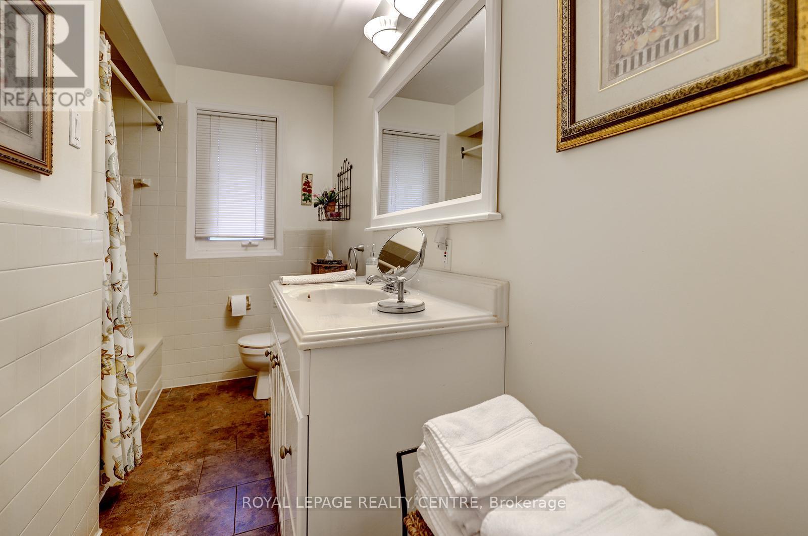 3119 Ballydown Crescent, Mississauga, Ontario  L5C 2C9 - Photo 17 - W13525658