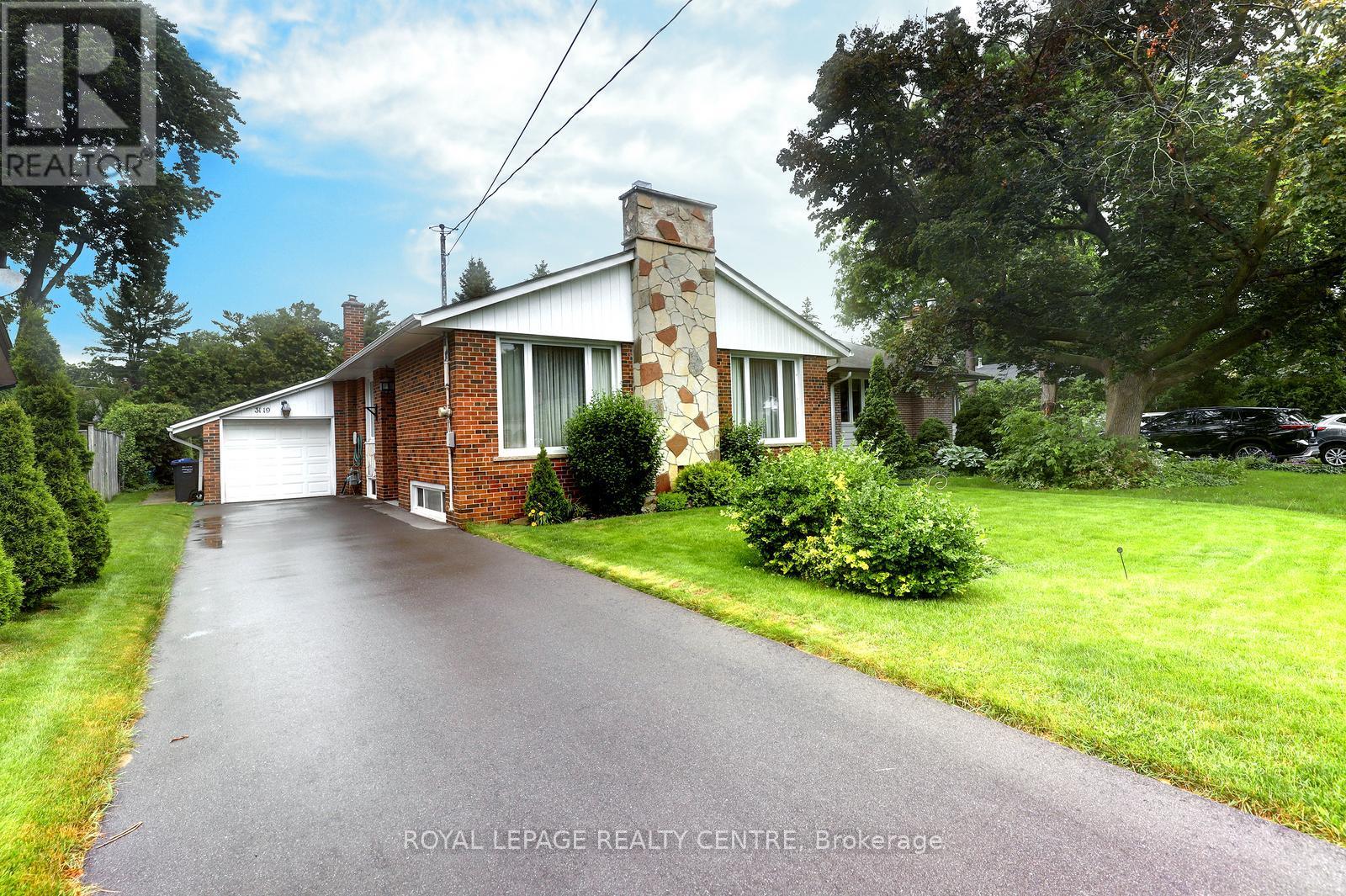3119 Ballydown Crescent, Mississauga, Ontario  L5C 2C9 - Photo 2 - W13525658