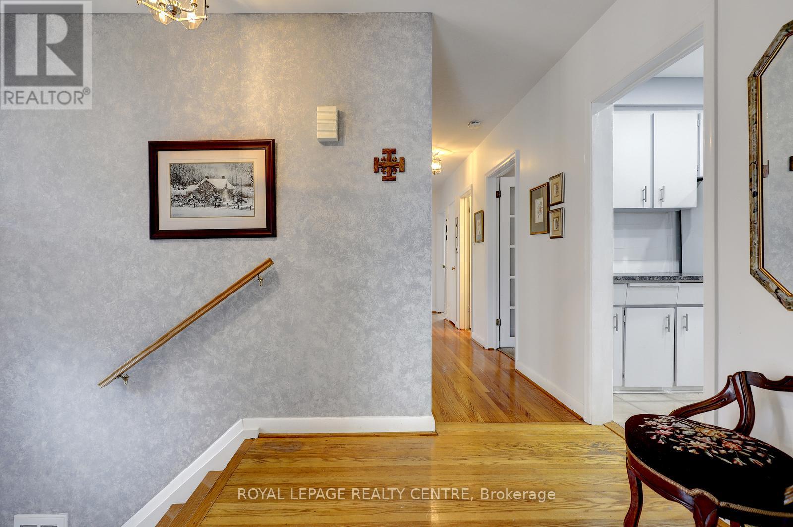 3119 Ballydown Crescent, Mississauga, Ontario  L5C 2C9 - Photo 4 - W13525658