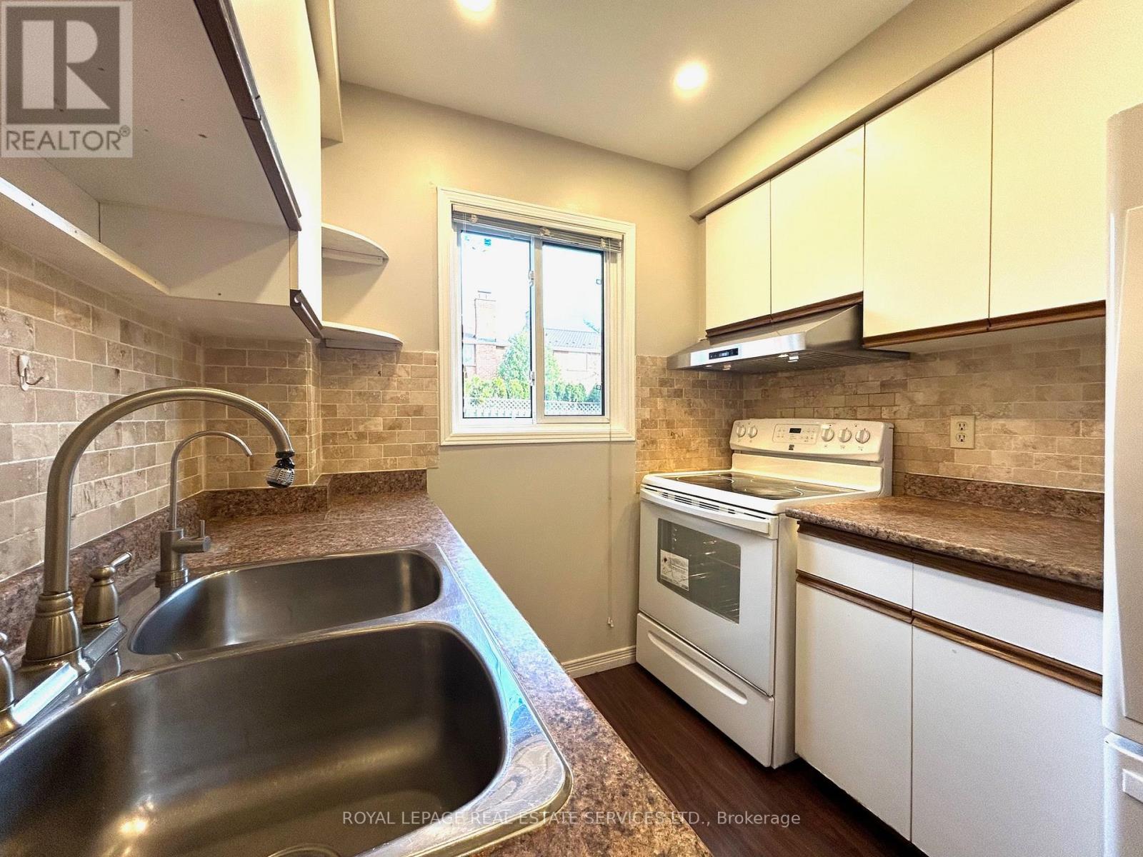4523 Kimbermount Avenue, Mississauga, Ontario  L5M 4J4 - Photo 11 - W13525688