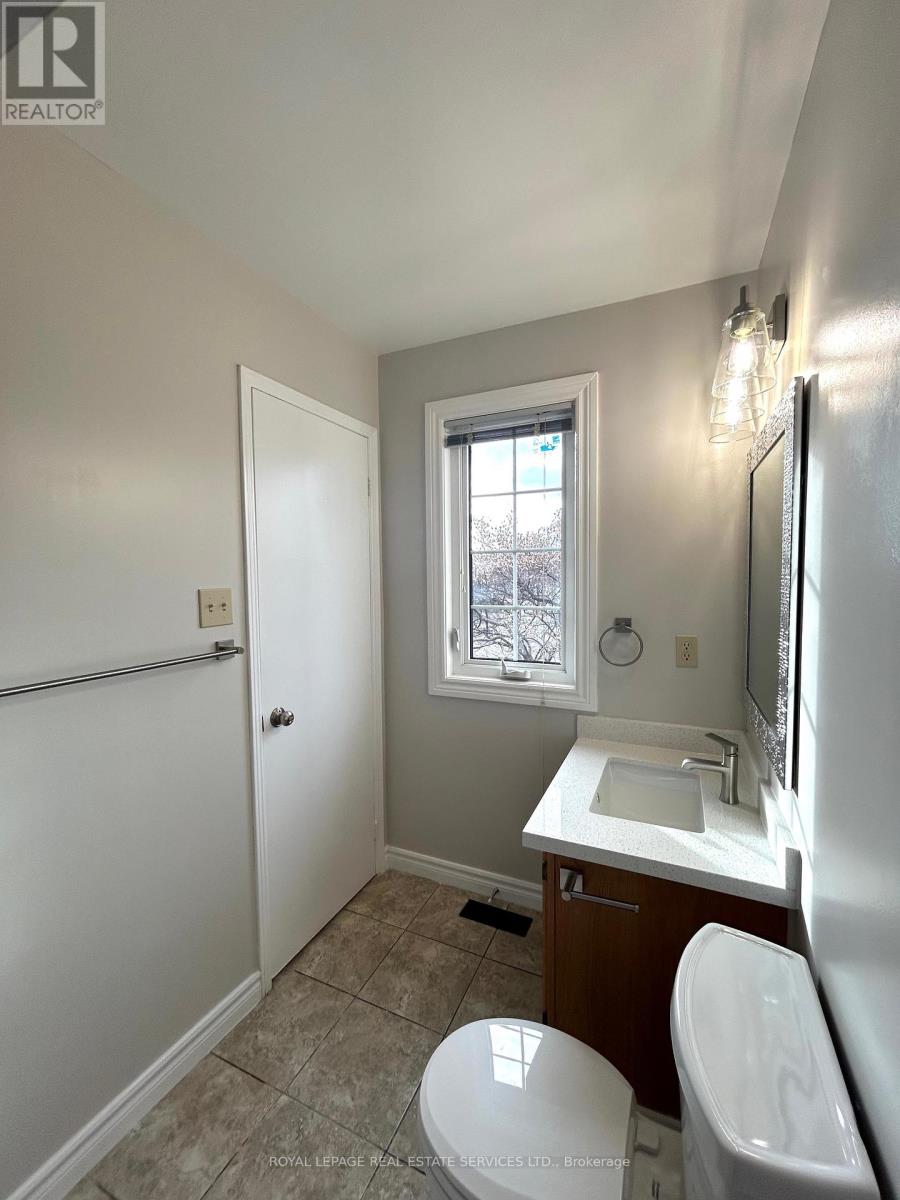 4523 Kimbermount Avenue, Mississauga, Ontario  L5M 4J4 - Photo 17 - W13525688