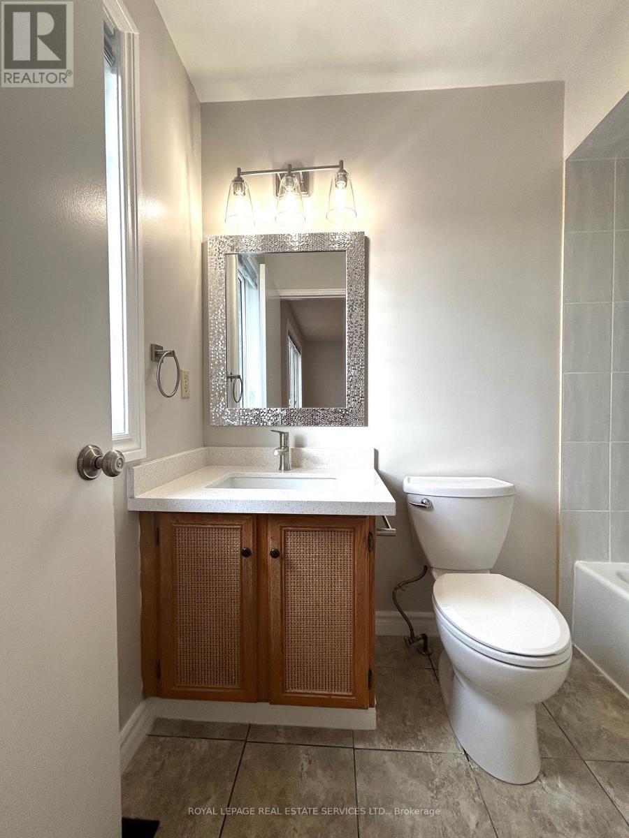 4523 Kimbermount Avenue, Mississauga, Ontario  L5M 4J4 - Photo 18 - W13525688