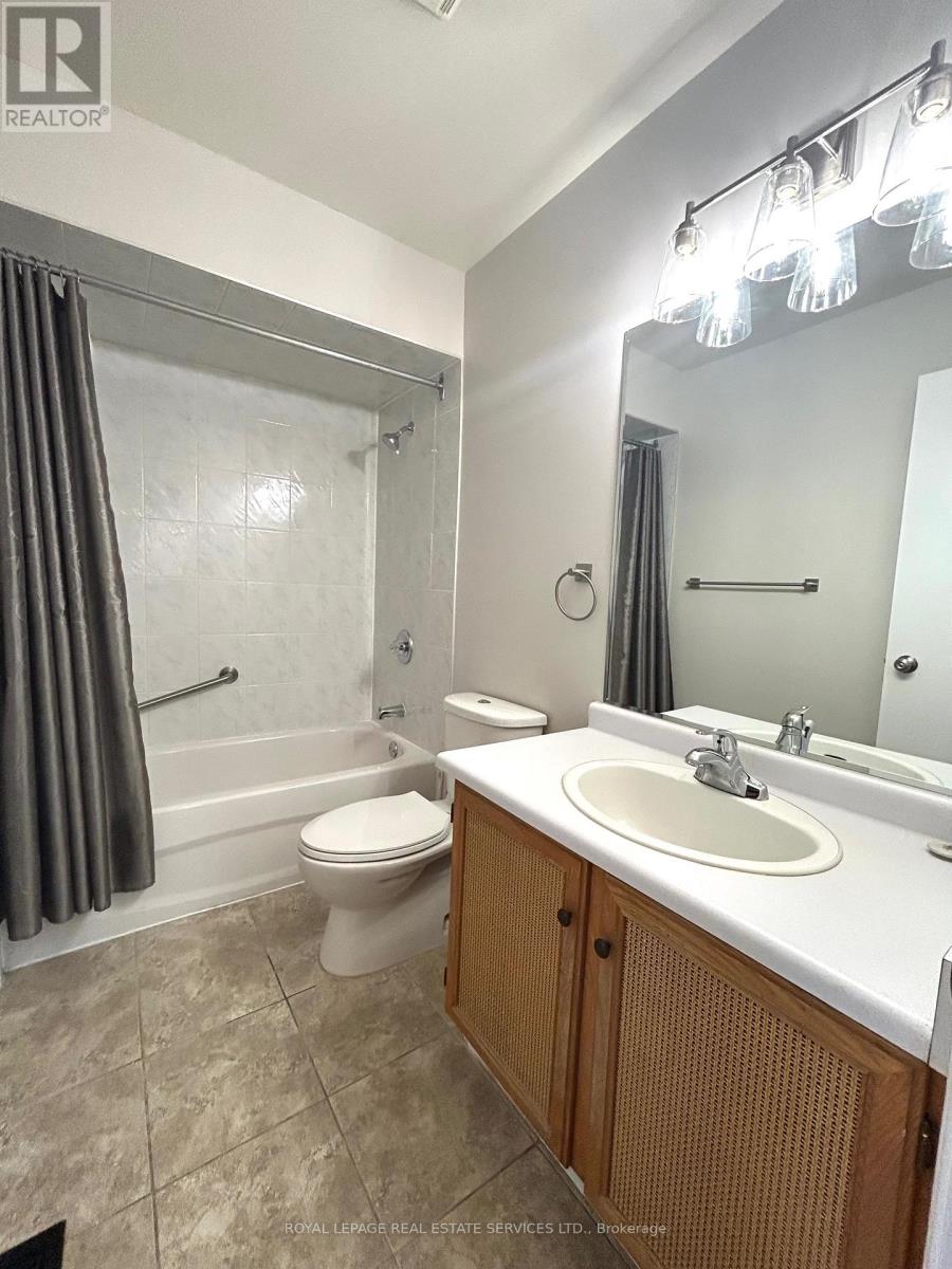 4523 Kimbermount Avenue, Mississauga, Ontario  L5M 4J4 - Photo 25 - W13525688