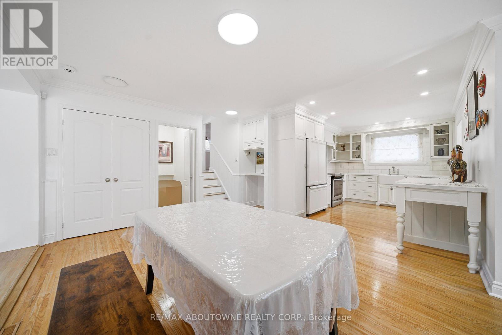 481 Anthony Drive, Oakville, Ontario  L6J 2K6 - Photo 8 - W13525706