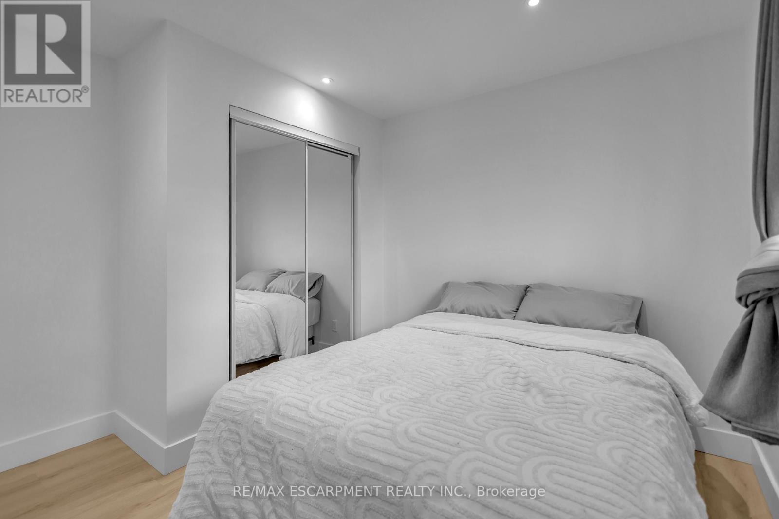 253 Fernwood Crescent, Hamilton, Ontario  L8T 3L7 - Photo 17 - X13525616