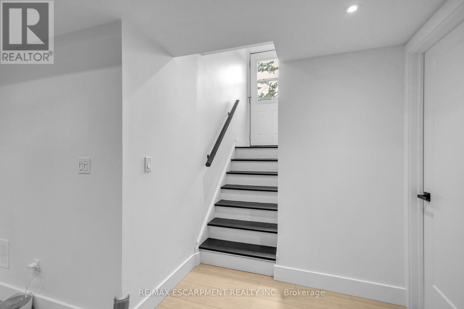 253 Fernwood Crescent, Hamilton, Ontario  L8T 3L7 - Photo 23 - X13525616