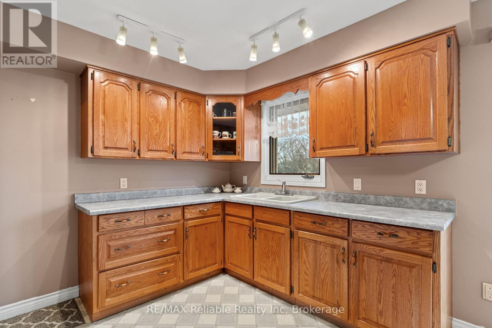 116 Duke Street, Huron East, Ontario  N0K 1W0 - Photo 12 - X13000888