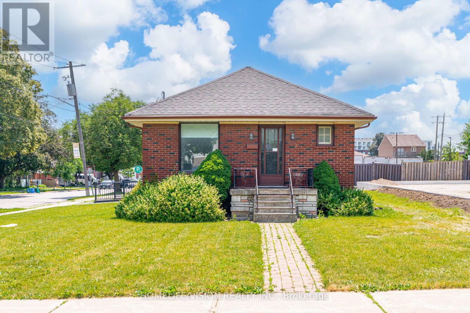 133 Mary Street E, Whitby, Ontario  L1N 2P3 - Photo 4 - E12972862