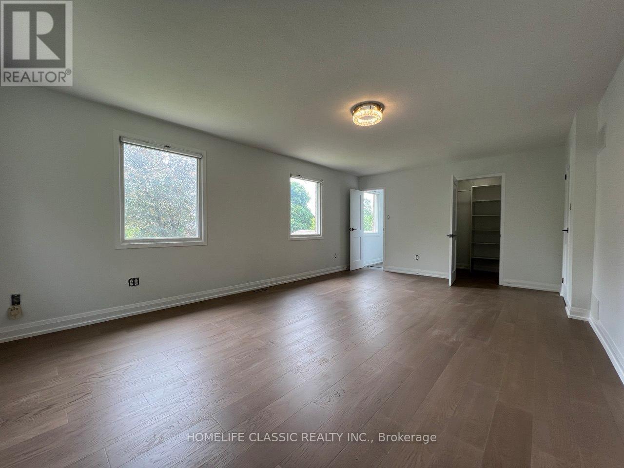 92 Winderemere Crescent N, Richmond Hill, Ontario L4C 6Y9 - Photo 3 - N13516758