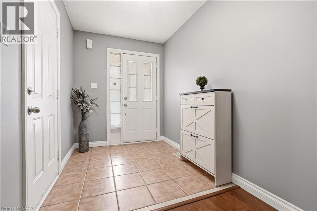 2408 Nichols Drive, Oakville, Ontario  L6H 6T2 - Photo 3 - 40845270