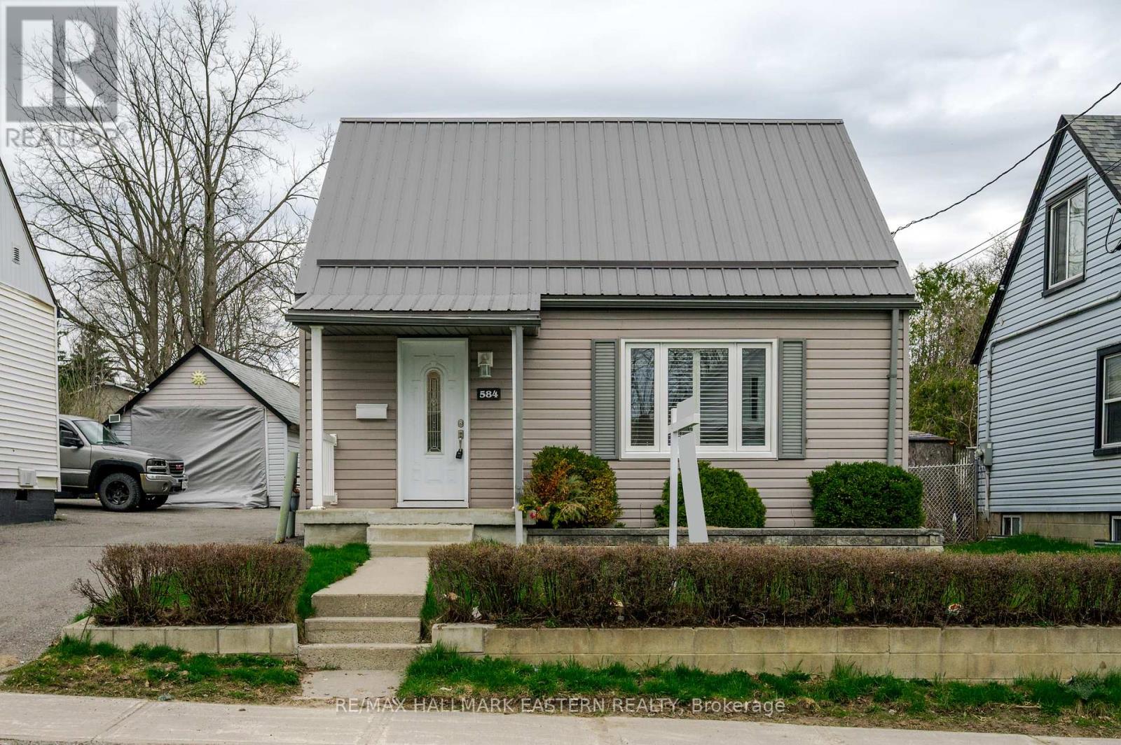 584 Paterson Street, Peterborough, Ontario  K9J 4R2 - Photo 2 - X13526020