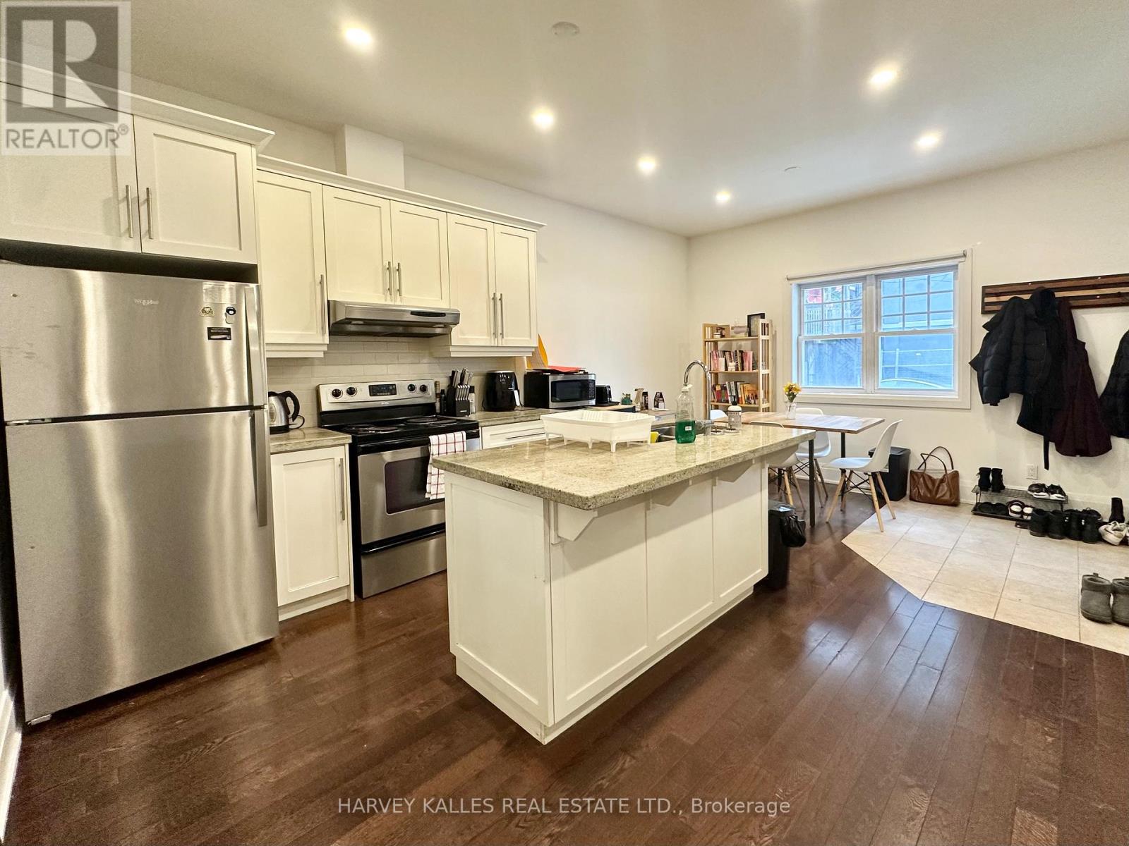 2 - 543 Palmerston Boulevard, Toronto, Ontario  M6G 2P4 - Photo 4 - C13525832