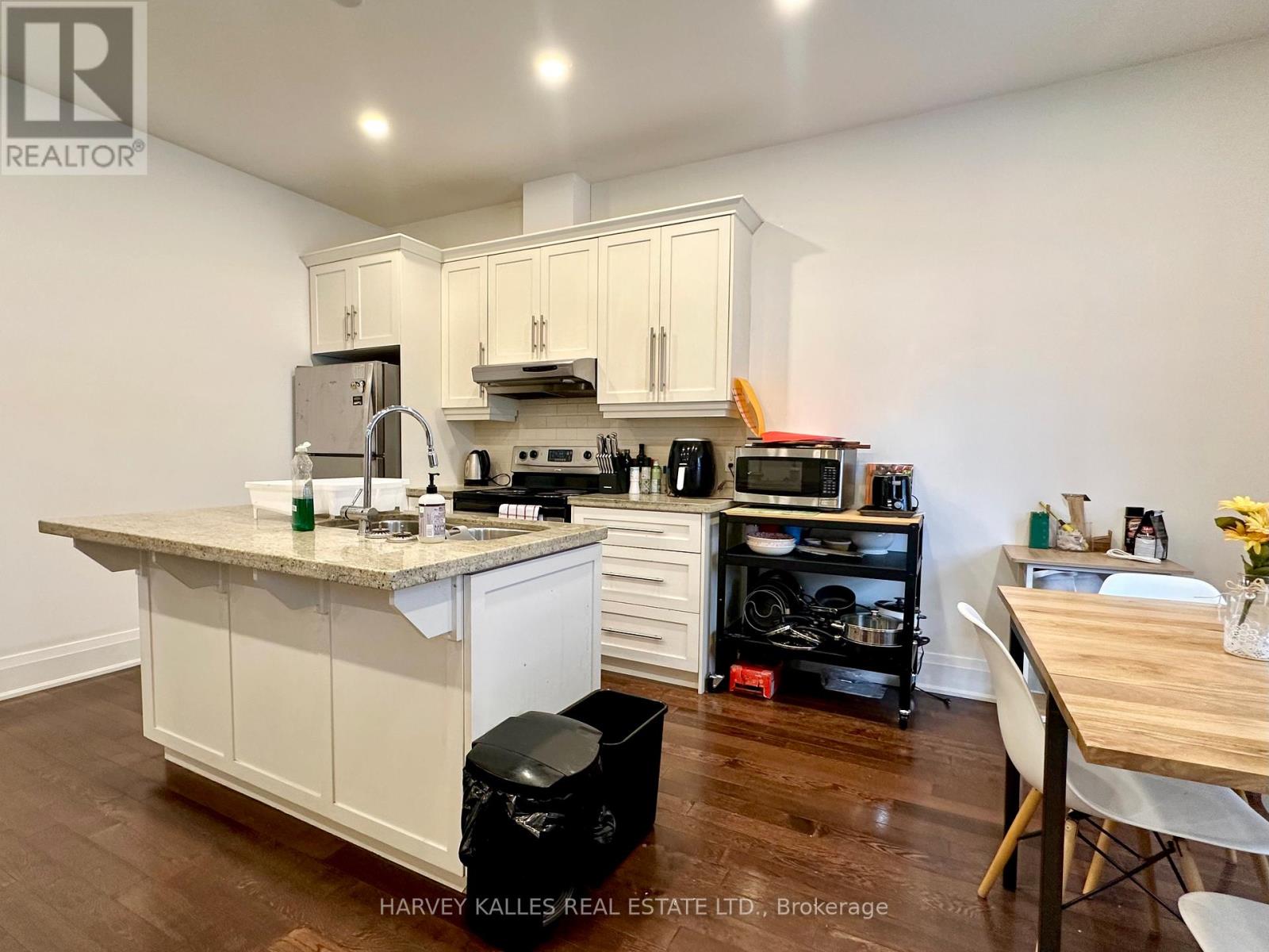 2 - 543 Palmerston Boulevard, Toronto, Ontario  M6G 2P4 - Photo 5 - C13525832