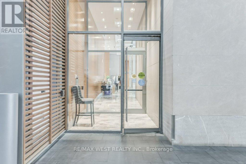 818 - 1 Bedford Road, Toronto, Ontario  M5R 2J7 - Photo 3 - C13525924
