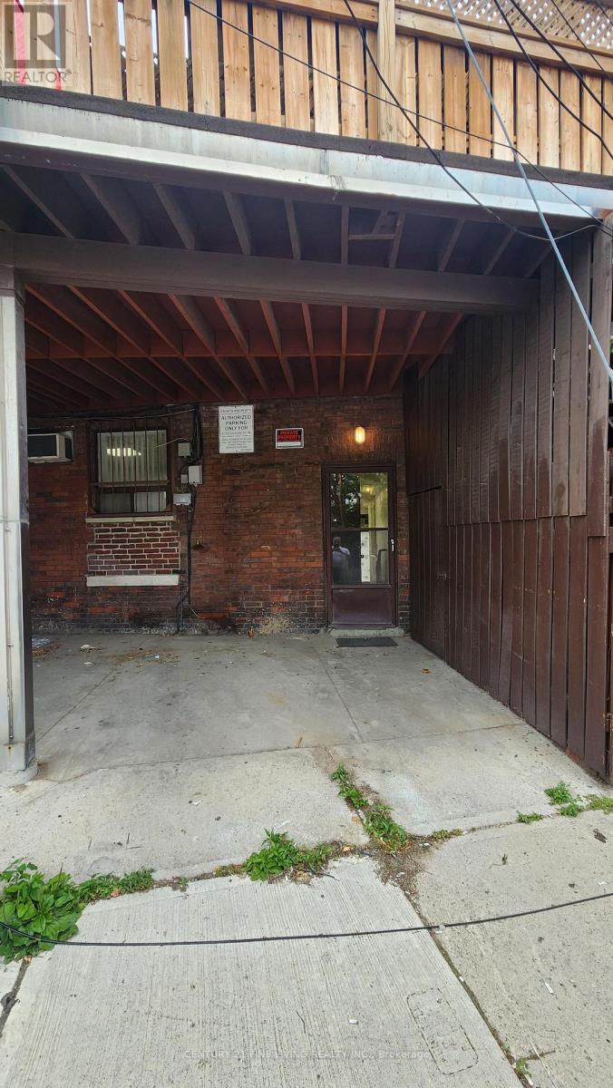 Main - 1155 Dundas Street W, Toronto, Ontario  M6J 1X3 - Photo 11 - C13525980