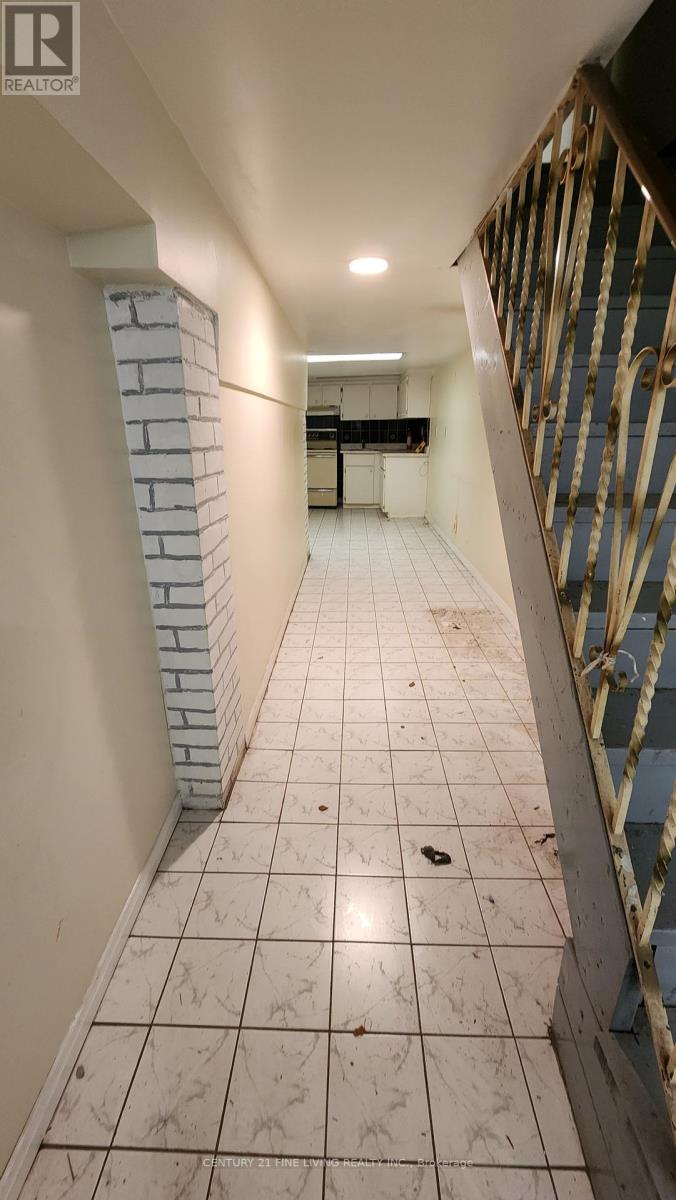 Main - 1155 Dundas Street W, Toronto, Ontario  M6J 1X3 - Photo 13 - C13525980