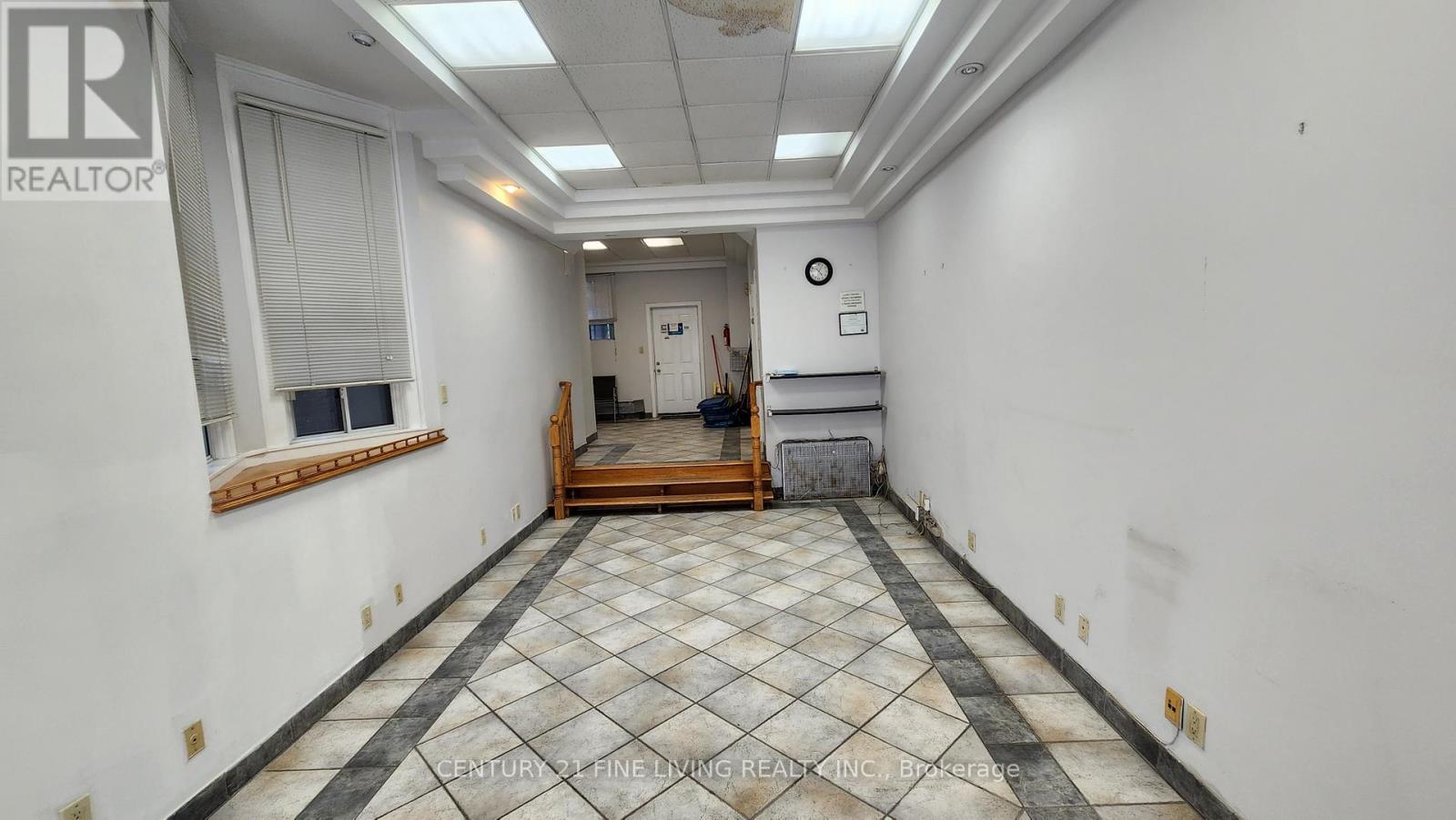Main - 1155 Dundas Street W, Toronto, Ontario  M6J 1X3 - Photo 8 - C13525980