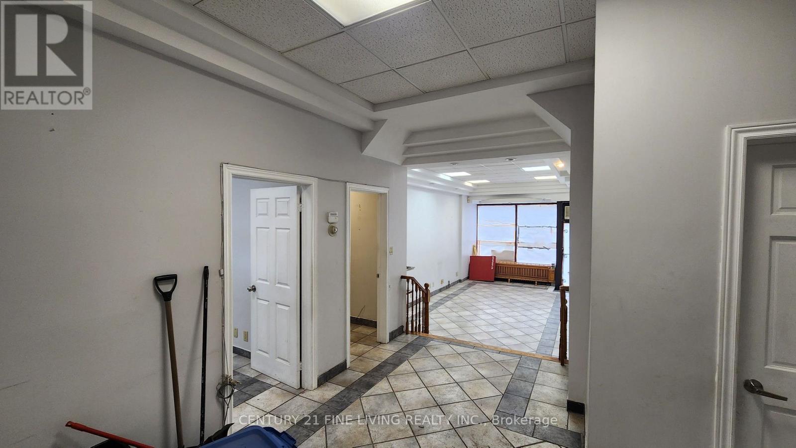 Main - 1155 Dundas Street W, Toronto, Ontario  M6J 1X3 - Photo 9 - C13525980