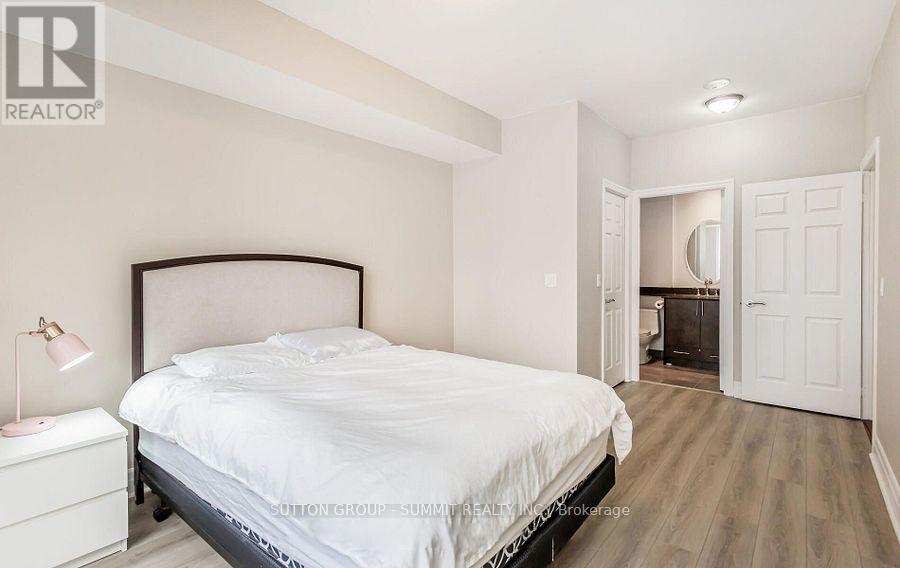 1402 - 35 Balmuto Street, Toronto, Ontario  M4Y 0A3 - Photo 12 - C13526034