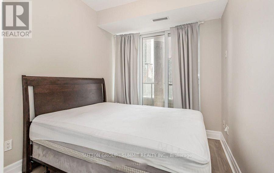 1402 - 35 Balmuto Street, Toronto, Ontario  M4Y 0A3 - Photo 14 - C13526034
