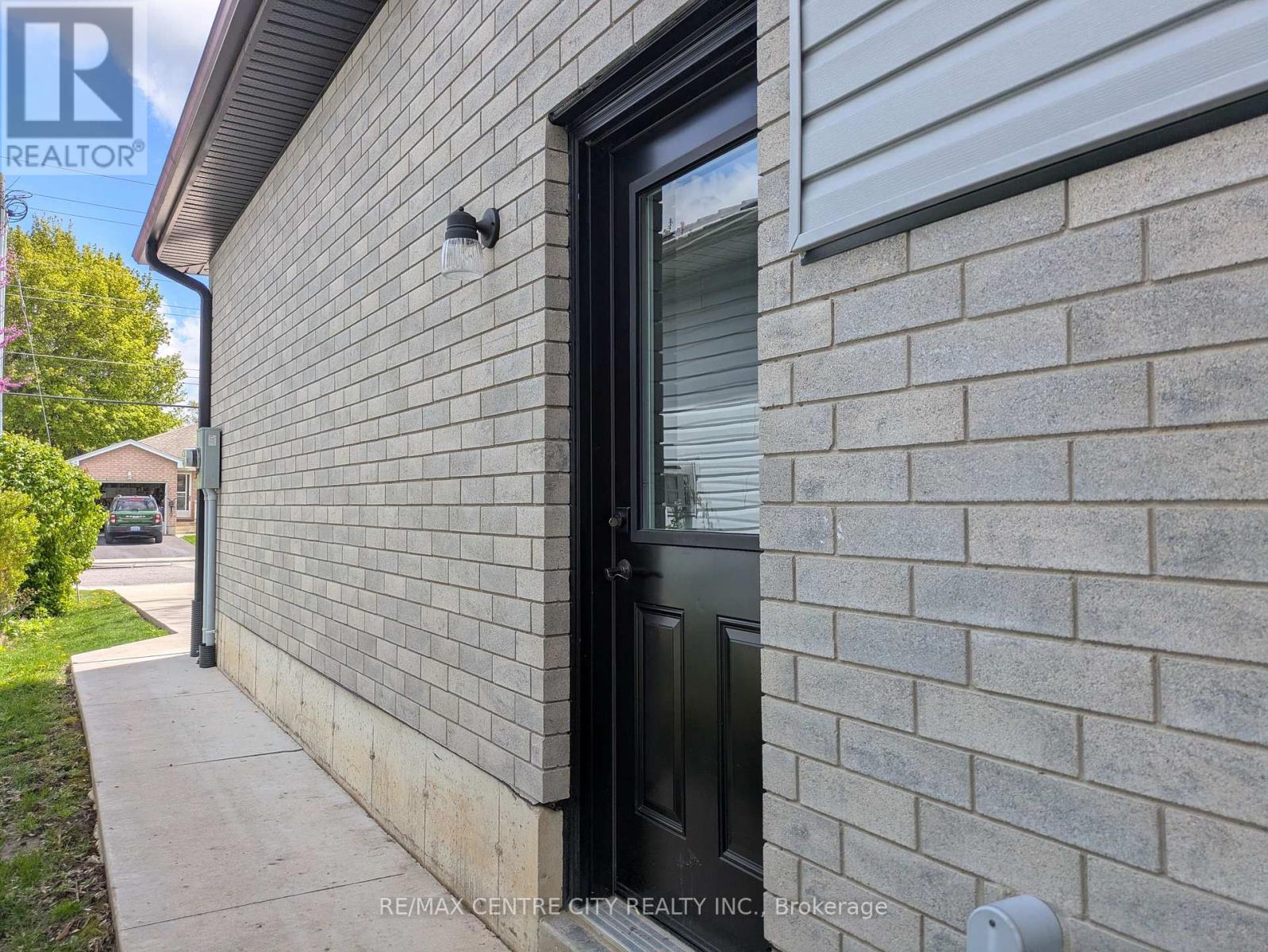 C - 92 Myrtle Street, Aylmer, Ontario  N5H 2H5 - Photo 2 - X13525748
