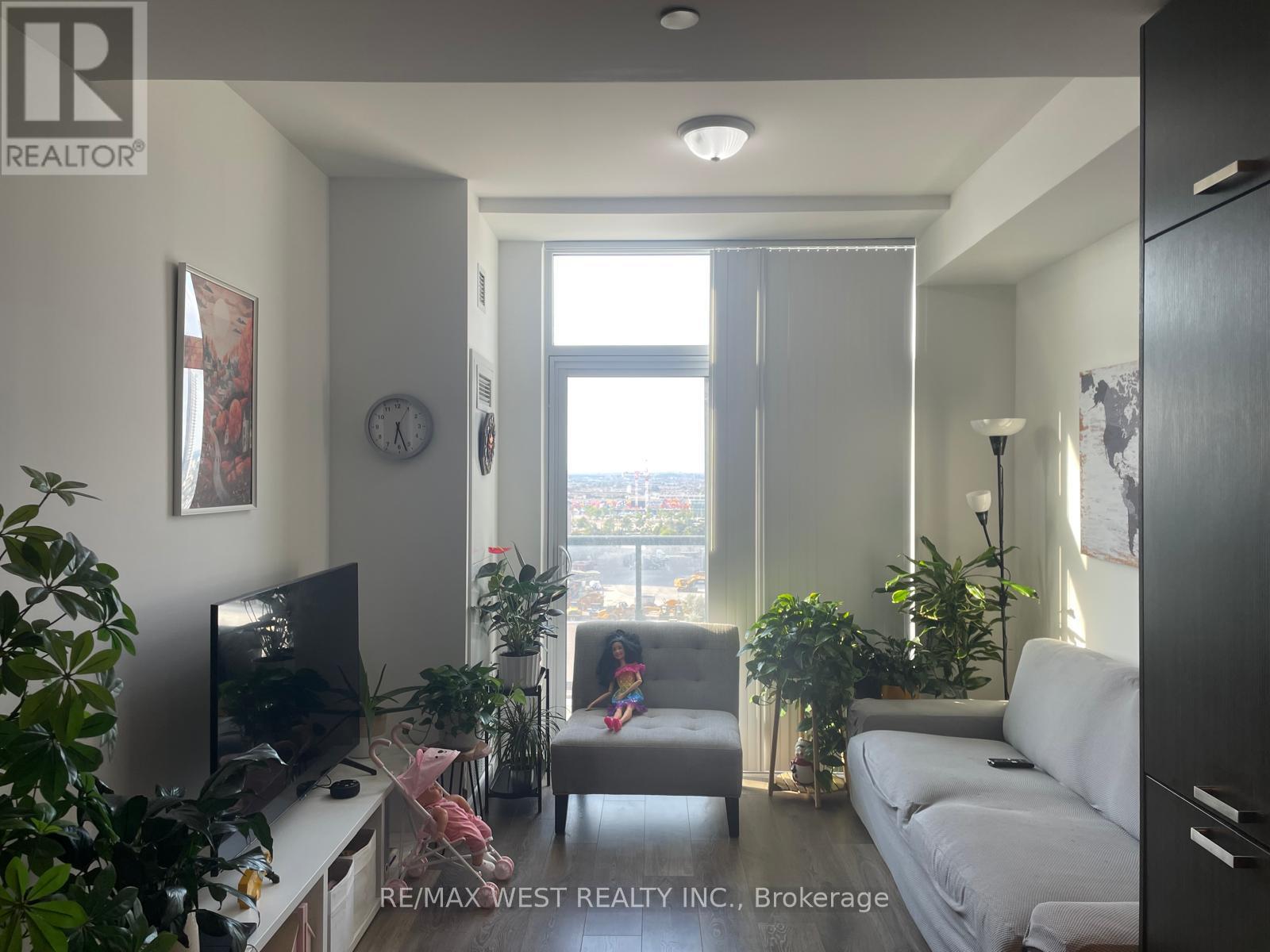 1101 - 10 HONEYCRISP CRESCENT, Vaughan, Ontario