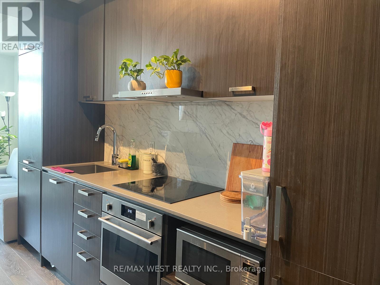 1101 - 10 Honeycrisp Crescent, Vaughan, Ontario  L4K 0M7 - Photo 6 - N13525780