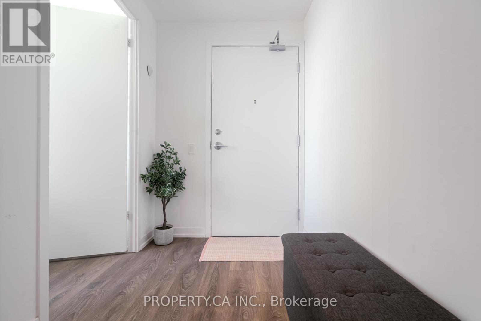 1602 - 898 Portage Parkway, Vaughan, Ontario  L4K 2M7 - Photo 3 - N13525998