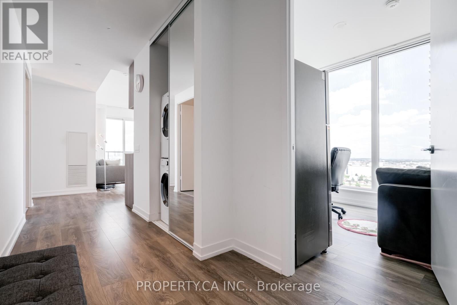 1602 - 898 Portage Parkway, Vaughan, Ontario  L4K 2M7 - Photo 4 - N13525998