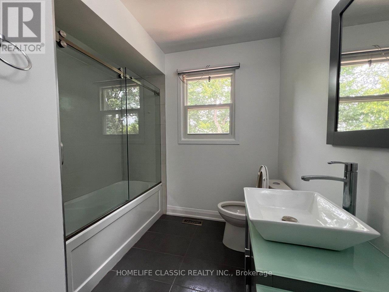 92 Winderemere Crescent N, Richmond Hill, Ontario L4C 6Y9 - Photo 18 - N13516758