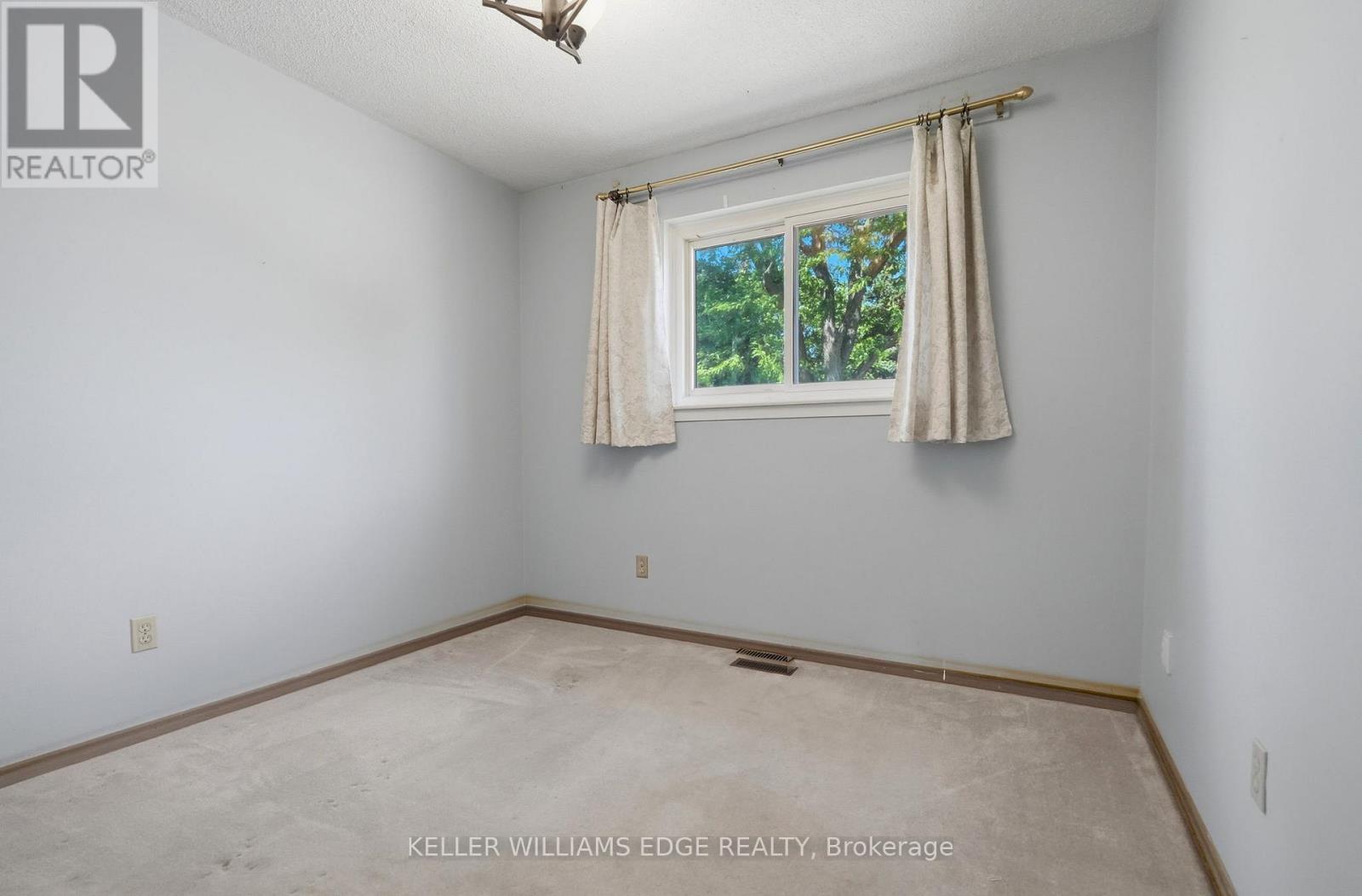 2410 Cavendish Drive, Burlington, Ontario  L7P 3B9 - Photo 11 - W13525714