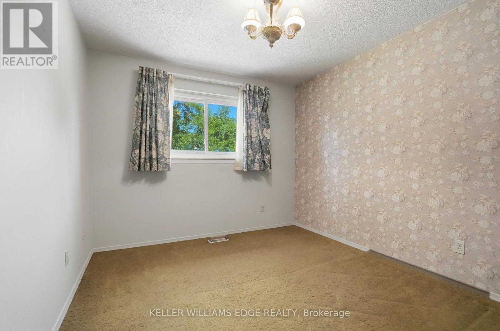 2410 Cavendish Drive, Burlington, Ontario  L7P 3B9 - Photo 18 - W13525714