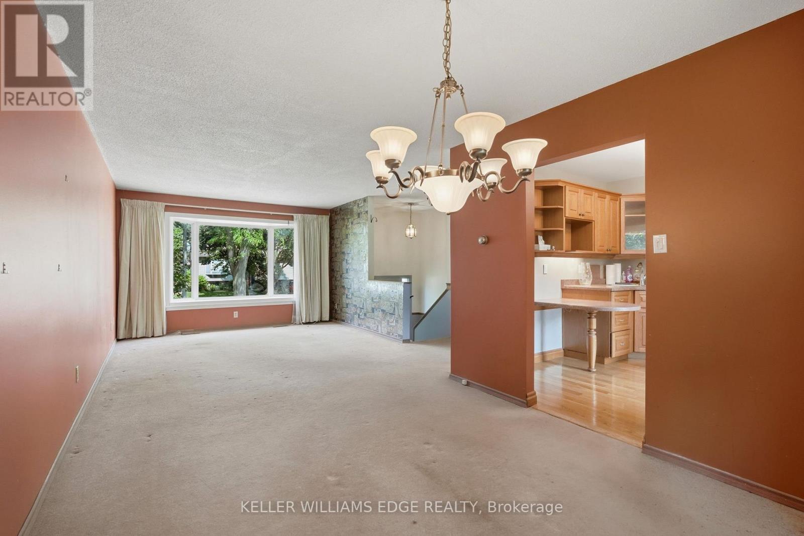 2410 Cavendish Drive, Burlington, Ontario  L7P 3B9 - Photo 3 - W13525714