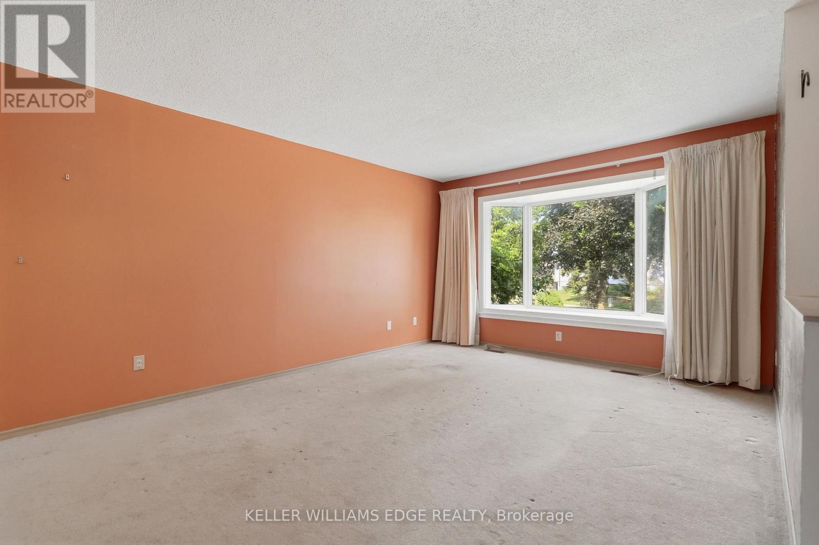 2410 Cavendish Drive, Burlington, Ontario  L7P 3B9 - Photo 4 - W13525714