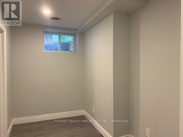 Bsmt - 378 Torrance Street, Burlington, Ontario  L7R 2R8 - Photo 8 - W13525792