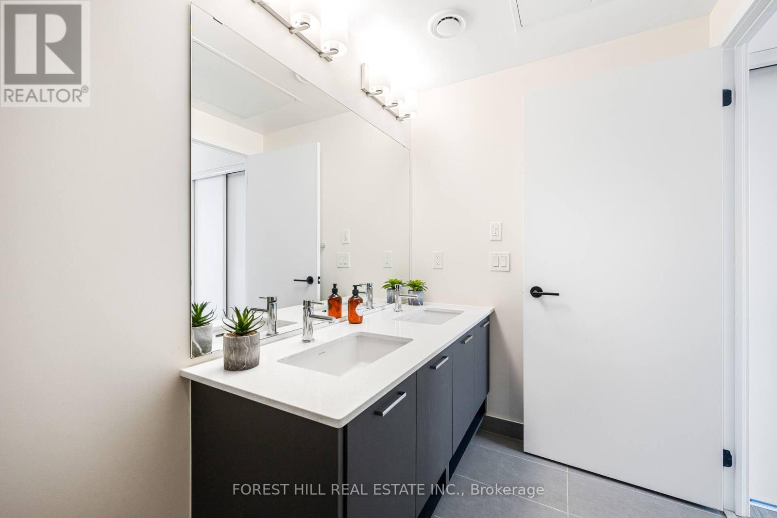 1009 - 2300 St. Clair Avenue W, Toronto, Ontario  M6N 0B3 - Photo 22 - W13525820