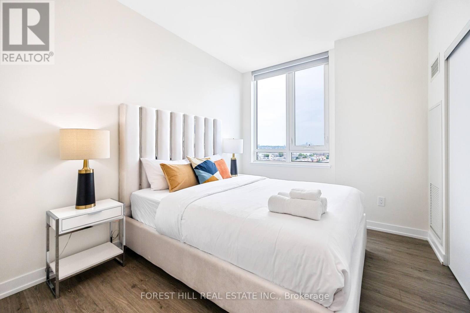 1009 - 2300 St. Clair Avenue W, Toronto, Ontario  M6N 0B3 - Photo 23 - W13525820