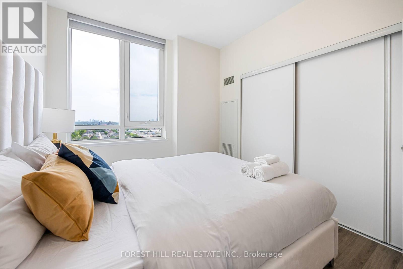 1009 - 2300 St. Clair Avenue W, Toronto, Ontario  M6N 0B3 - Photo 25 - W13525820