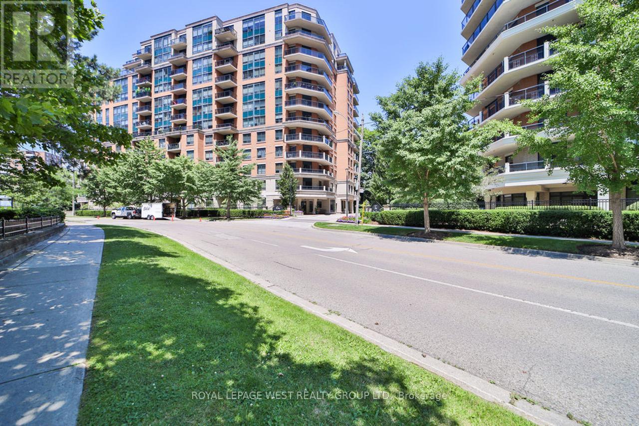 708 - 1 Lomond Drive, Toronto, Ontario  M8X 2Z3 - Photo 2 - W13525828