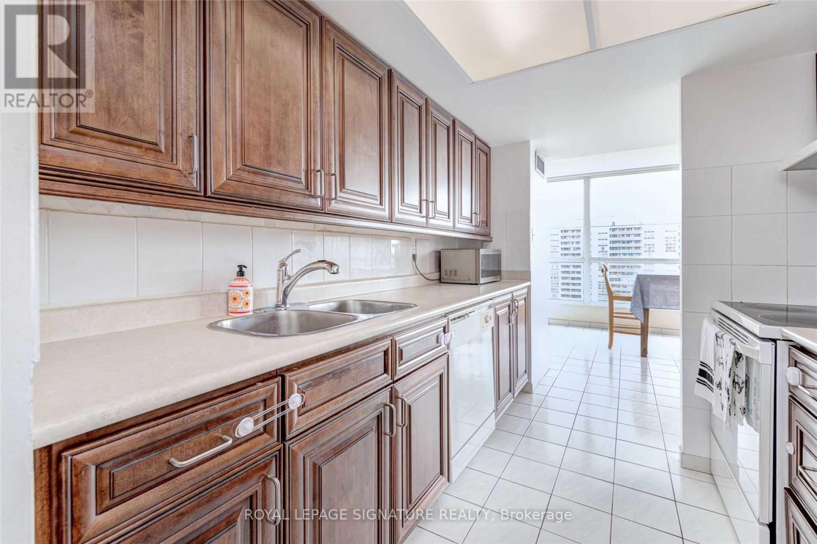 1406 - 5 Rowntree Road, Toronto, Ontario M9V 5G9 - Photo 9 - W13525982