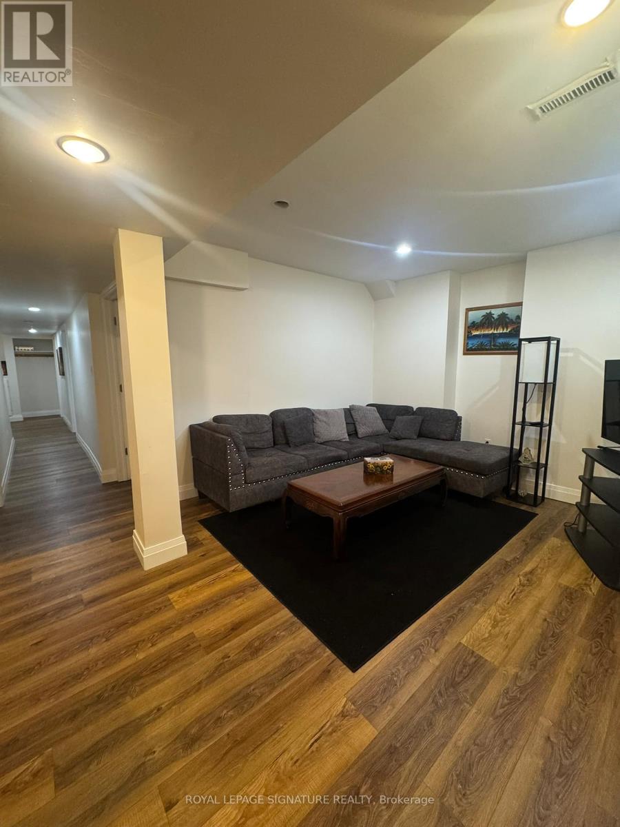 BSMT - 3974 FOXWOOD AVENUE