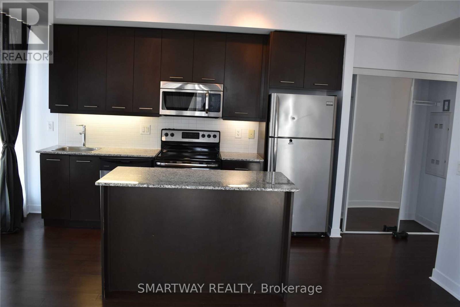 1705 - 365 Prince Of Wales Drive, Mississauga, Ontario  L5B 0G6 - Photo 5 - W13526036
