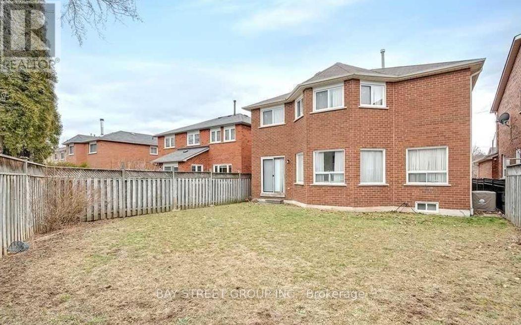 Upper1 - 3177 Colonial Drive, Mississauga, Ontario  L5L 5L3 - Photo 5 - W13526044