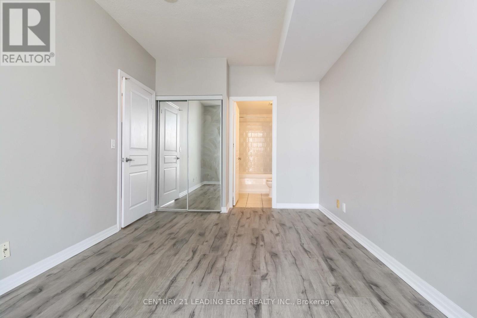2205 - 3939 Duke Of York Boulevard, Mississauga, Ontario  L5B 4N2 - Photo 11 - W13526046
