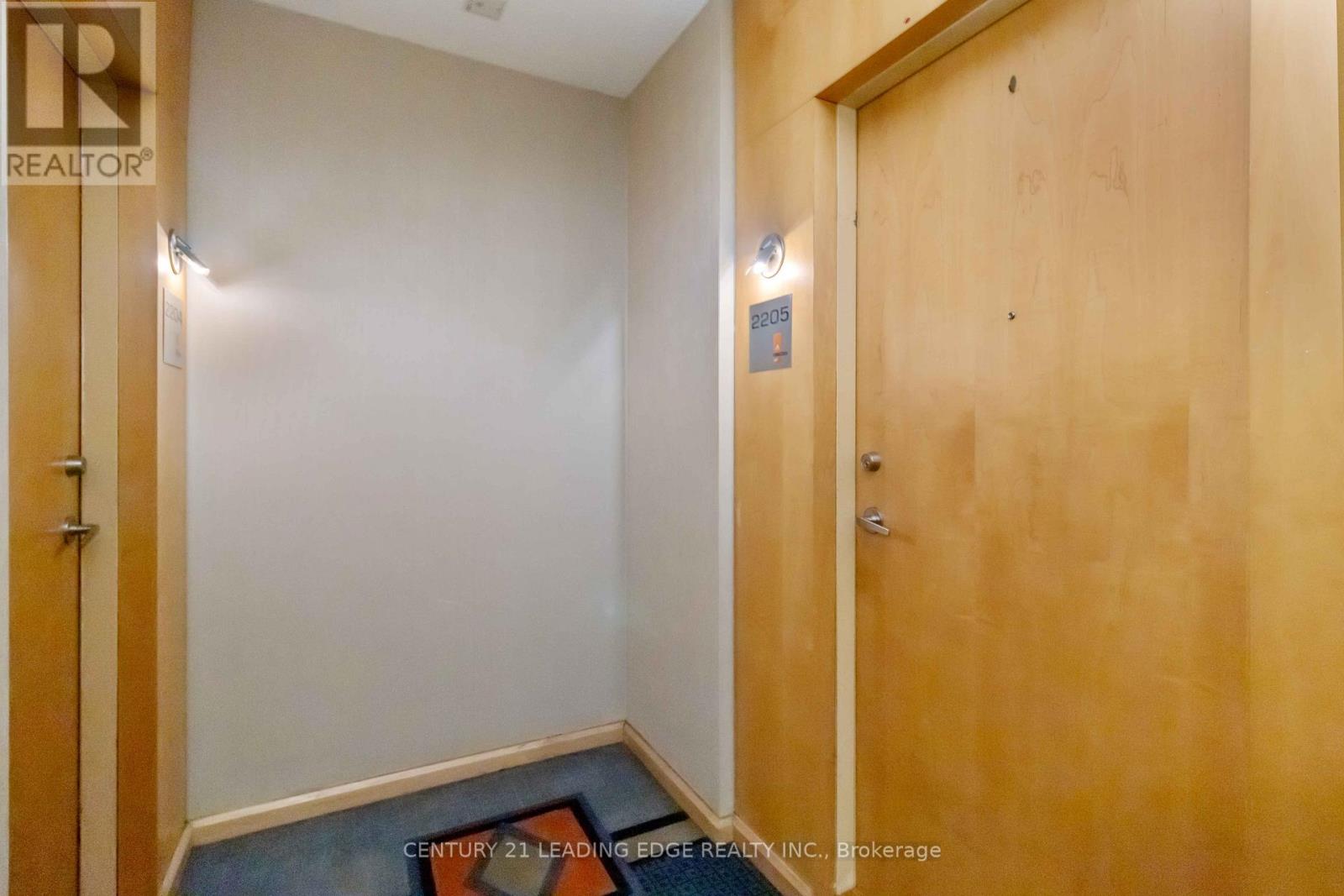 2205 - 3939 Duke Of York Boulevard, Mississauga, Ontario  L5B 4N2 - Photo 3 - W13526046