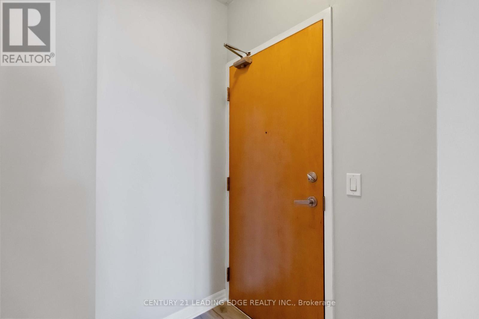 2205 - 3939 Duke Of York Boulevard, Mississauga, Ontario  L5B 4N2 - Photo 4 - W13526046